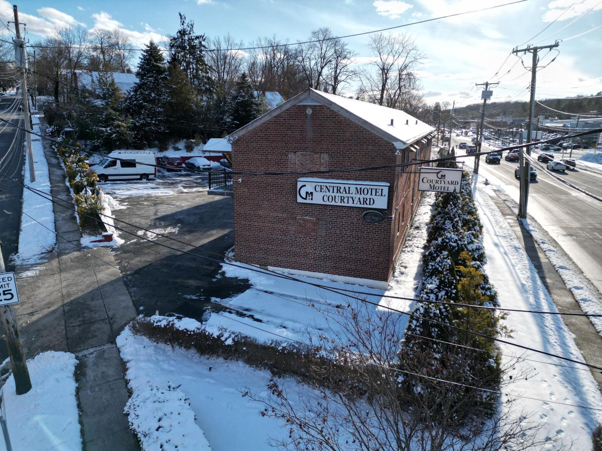 Central Motel Courtyard White Plains Exteriér fotografie