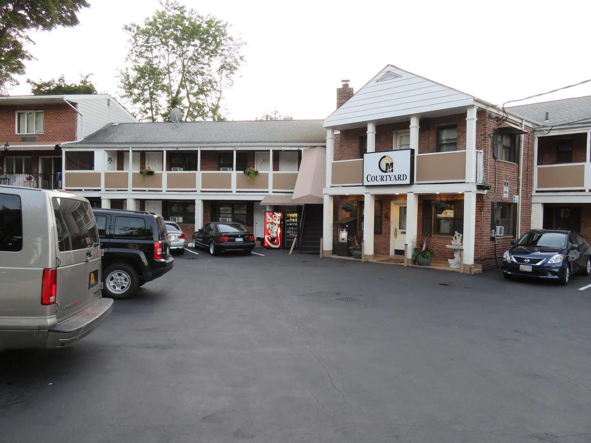 Central Motel Courtyard White Plains Exteriér fotografie