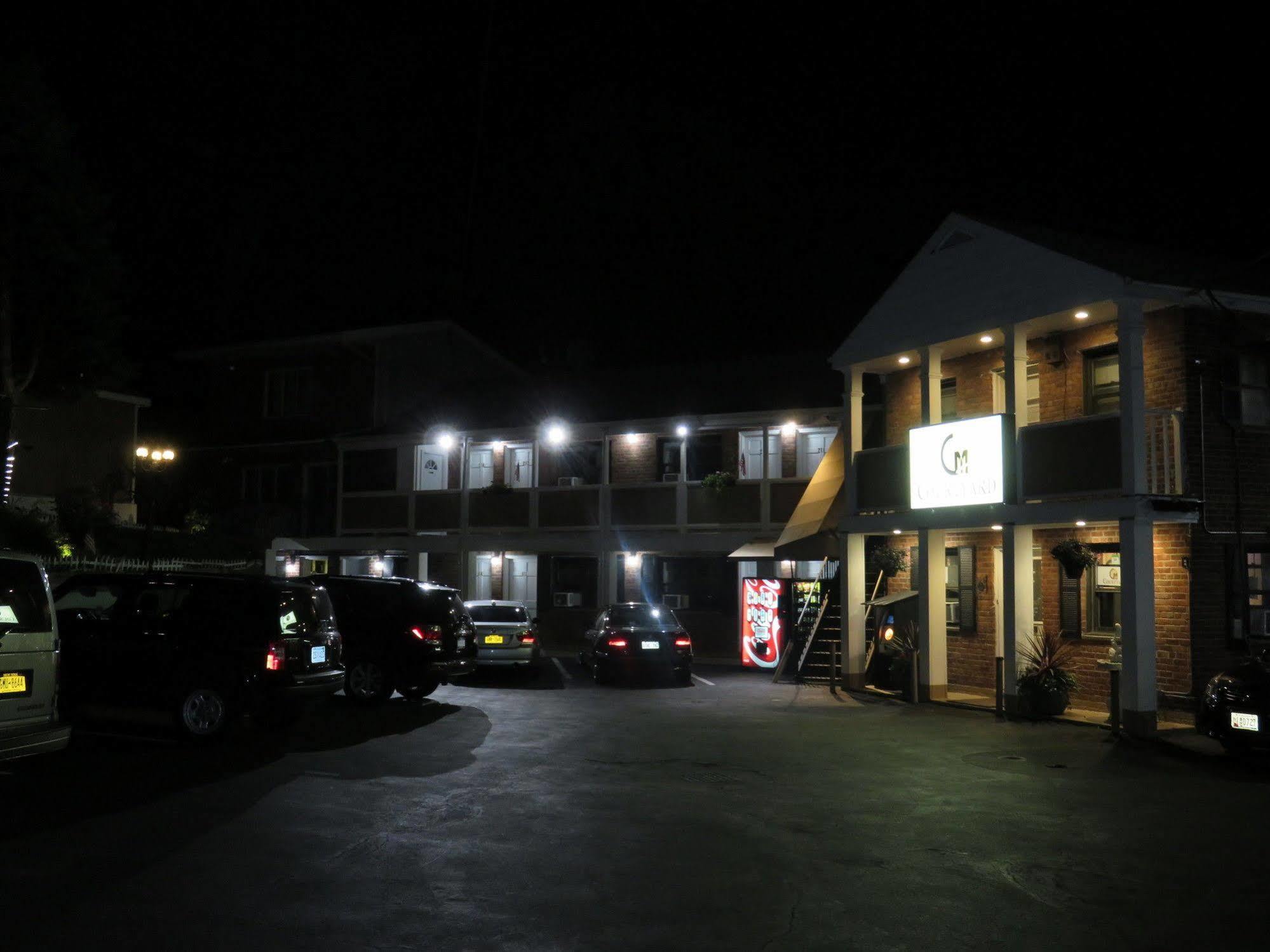 Central Motel Courtyard White Plains Exteriér fotografie