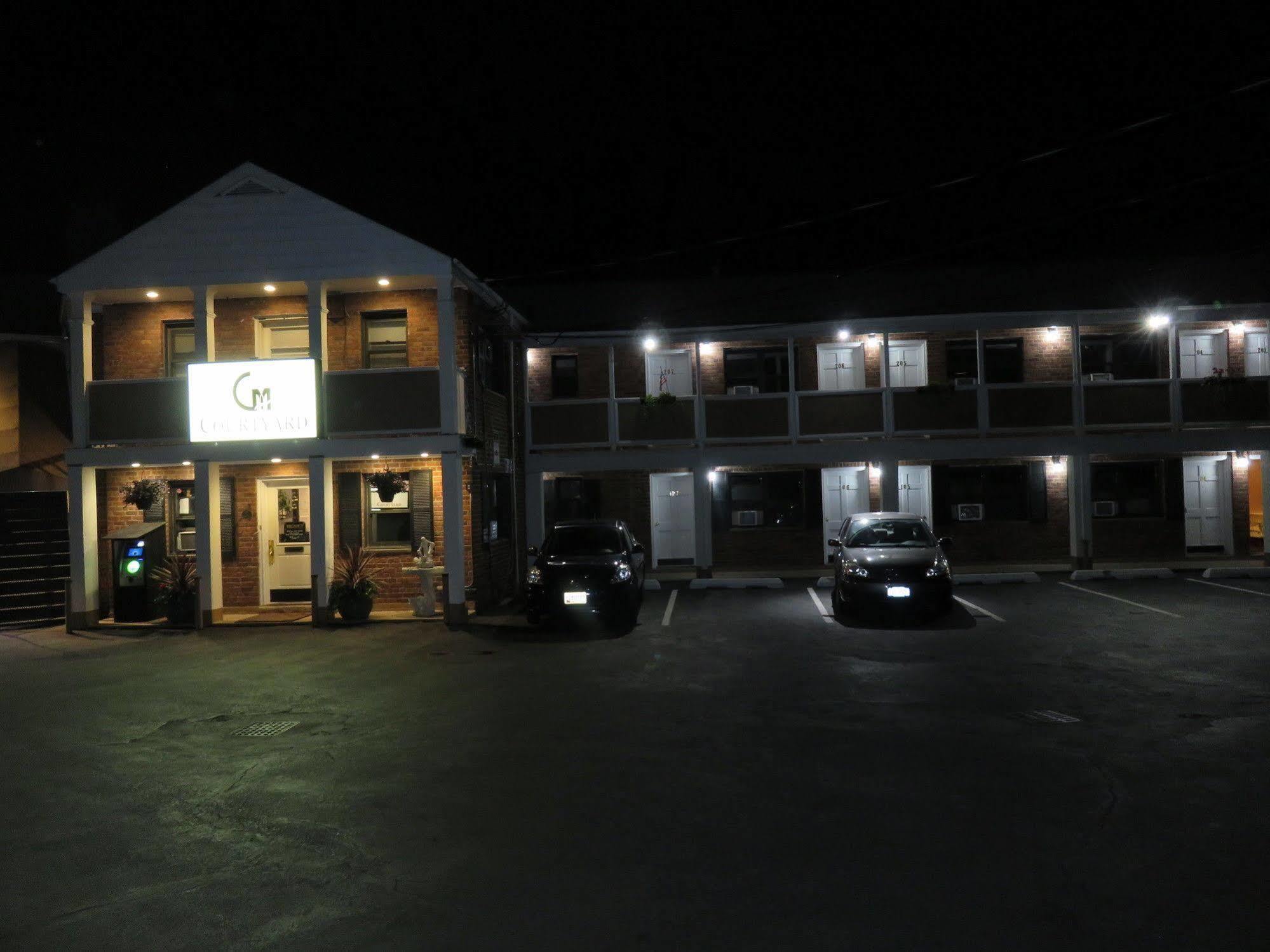 Central Motel Courtyard White Plains Exteriér fotografie