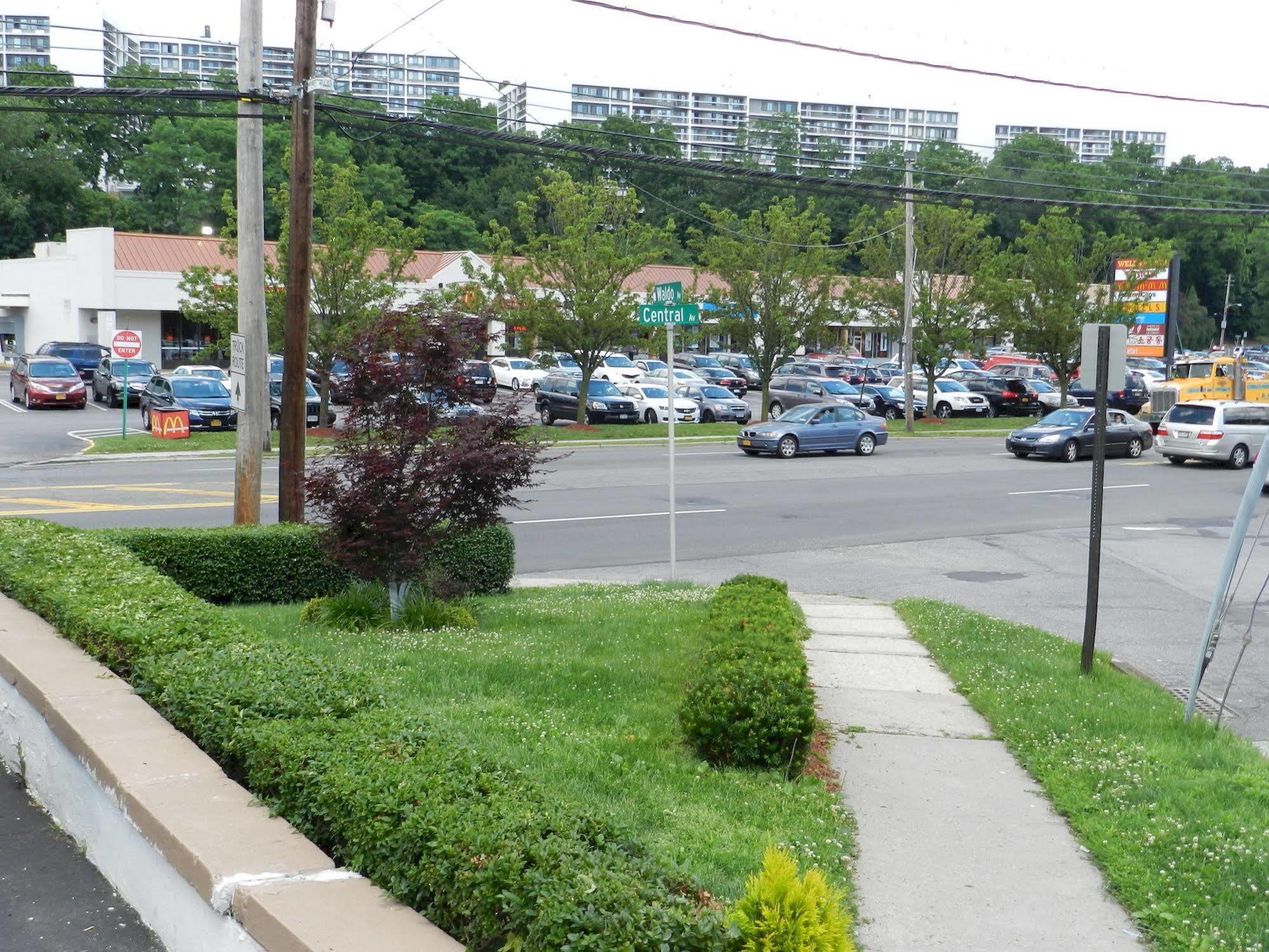 Central Motel Courtyard White Plains Exteriér fotografie