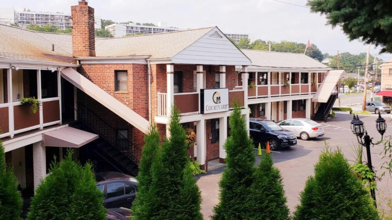 Central Motel Courtyard White Plains Exteriér fotografie